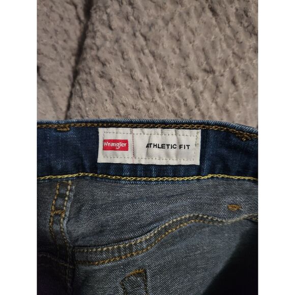 Wrangler Men’s Athletic Fit Jeans – Size 34x32 - Picture 3 of 4